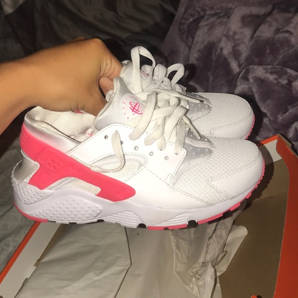 pink and white huaraches